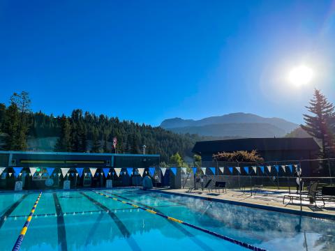 Golden's outdoor Swimming Pool